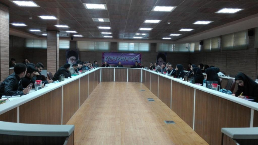 بازدید کارکنان و دانشجویان مرکز علمی کاربردی استانداری استان از دیوان محاسبات استان به مناسبت بزرگداشت روز مجلس