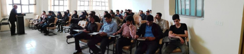 نشست توجیهی دانشجویان جدیدالورود رشته حقوق در مركز آموزش علمی كاربردی استانداری استان
