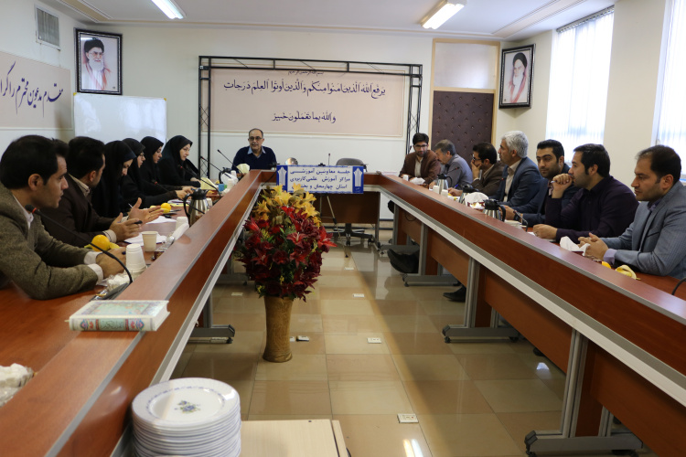 برگزاری جلسه  معاونین آموزشی مراکز آموزش علمی کاربردی استان چهارمحال و بختیاری