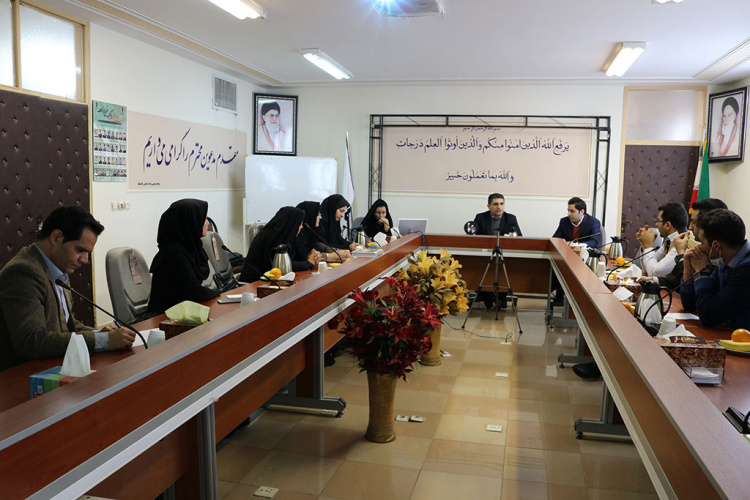 برگزاری جلسه مسئولین دفاتر کارآفرینی مراکز آموزش علمی کاربردی استان