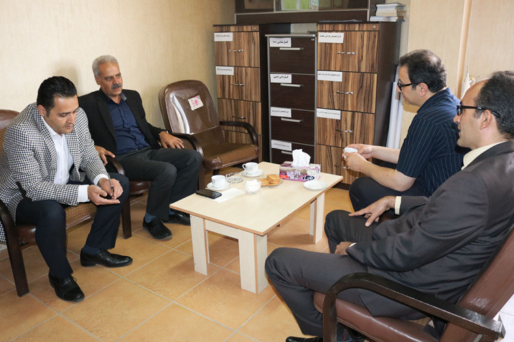 گزارش تصویری برگزاری جلسه دفاع اولین دوره دانشجویان کارشناسی ارشد مرکز آموزش علمی کاربردی نهان گل بروجن