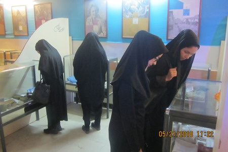 بازدید دانشجویان مرکزآموزش علمی کاربردی هلال احمرچهارمحال وبختیاری  ازموزه حفظ ارزشهای دفاع مقدس