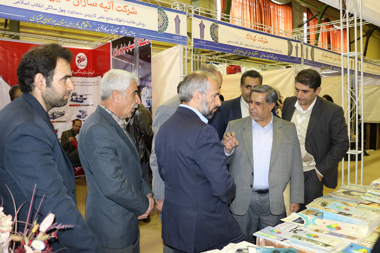 افتتاح چهارمین نمایشگاه اشتغال وتوسعه کارآفرینی دانشگاه علمی کاربردی استان چهارمحال و بختیاری