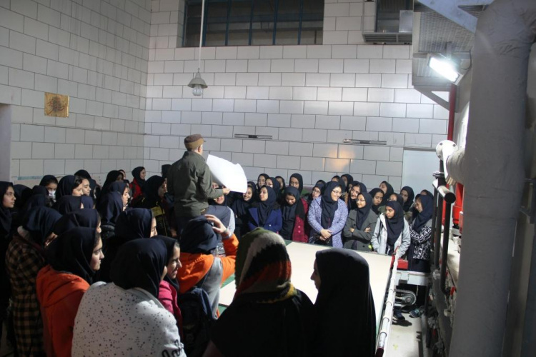 بازدید دانشآموزان هنرستان فنی و حرفهای دخترانه ستایش فرخشهر  از مرکز آموزش علمی کاربردی تعاونی پیام شهرکرد