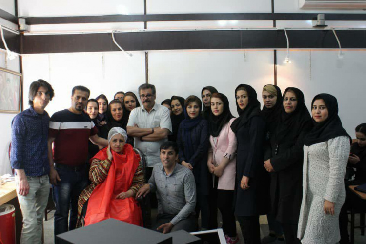 برگزاری کارگاه آموزشی آشنایی با فنون ،ابزارو مهارت¬های گریم حرفه ای در مرکز آموزش علمی کاربردی دریژنو فرخ شهر