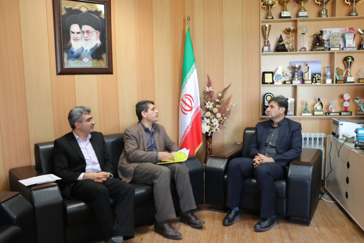 نشست مشترک رئیس دانشگاه علمی کاربردی استان چهارمحال و بختیاری با مدیرکل ورزش و جوانان استان