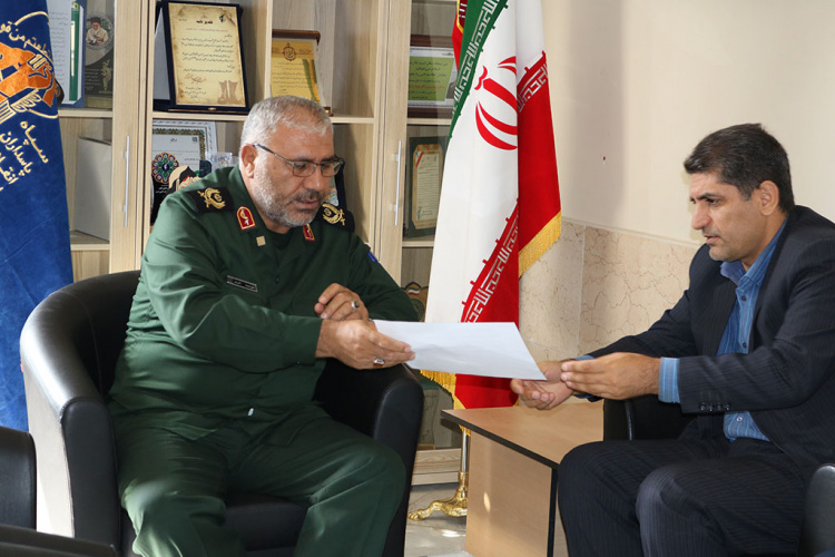 نشست مشترک ریاست دانشگاه علمی کاربردی استان چهارمحال و بختیاری با فرمانده سپاه حضرت قمر بنی هاشم (ع) استان