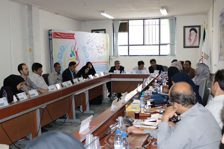 نشست مشترک مدیرکل تربیت بدنی و دبیر فنی پنجمین المپیاد فرهنگی و ورزشی دانشجویان دانشگاه جامع علمی کاربردی با هیأت رییسه هیأت های ورزشی استان چهارمحال و بختیاری