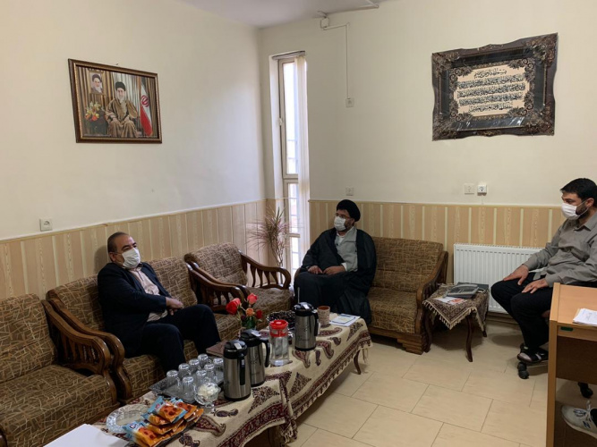نشست مشترک سرپرست مرکز آموزش علمی کاربردی فرهنگ و هنر دریژنو با امام جمعه و رئیس شورای شهر فرخشهر