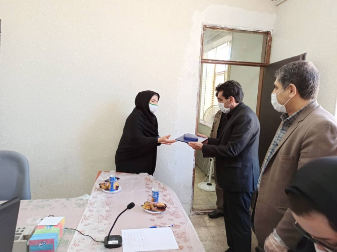 مراسم بزرگداشت مقام شامخ معلم و تجلیل از مدرسان برتر سال ۹۸ دانشگاه جامع علمی کاربردی واحد استانی چهارمحال و بختیاری برگزار شد