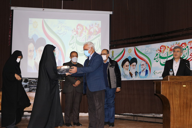 مراسم گرامیداشت روز زن و مقام مادر در دانشگاه جامع علمی کاربردی استان چهارمحال و بختیاری برگزار شد
