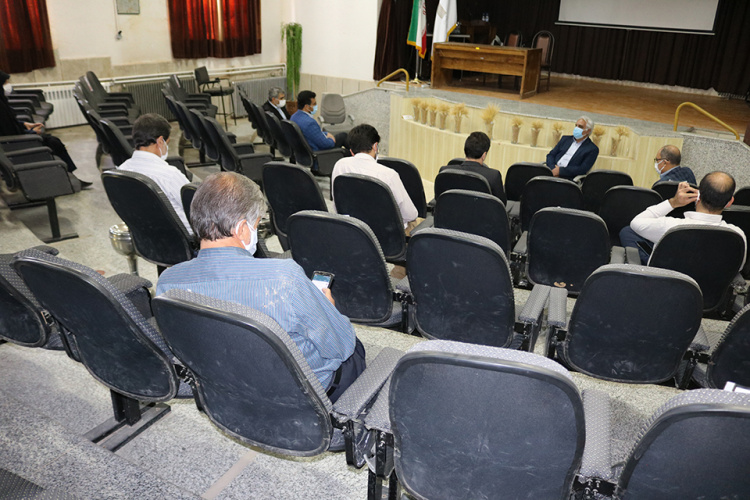 نشست صمیمی رئیس دانشگاه جامع علمی کاربردی استان چهارمحال و بختیاری با همکاران واحد استانی