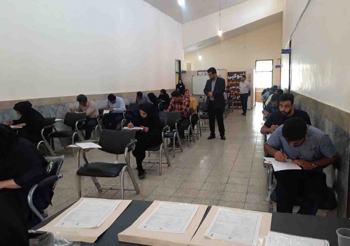 بازدید سرپرست دانشگاه جامع علمی کاربردی استان چهارمحال و بختیاری، از حوزهی امتحانی مرکز آموزش علمی کاربردی نگین چهارمحال